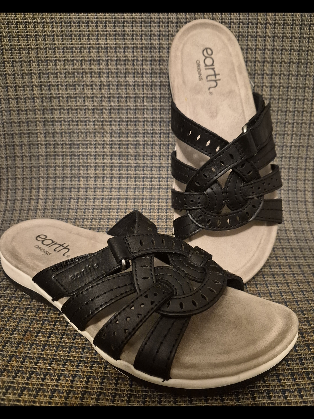 Ladies Earth Origins Black Leather Slip-On Sandals